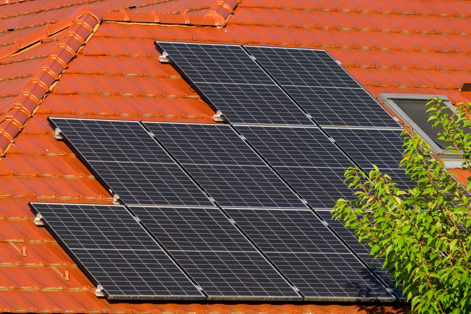 Which Solar Inverter Type Boosts Your System Performance