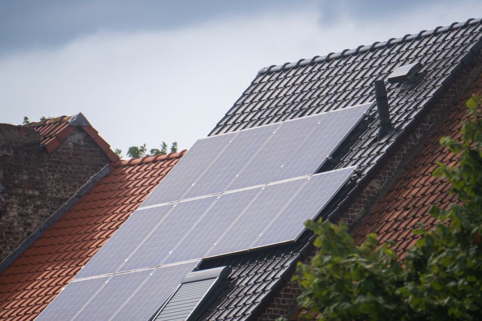 Which Way Should Your Solar Panels Actually Face?